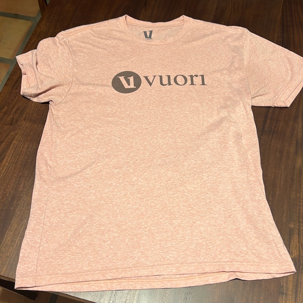 Men’s Vuori short sleeve shirt